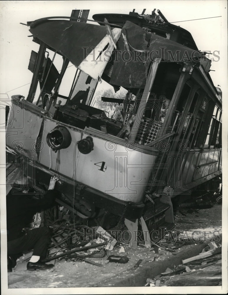 1937 Press Photo Street Car Crashes, two cars demolished - Historic Images