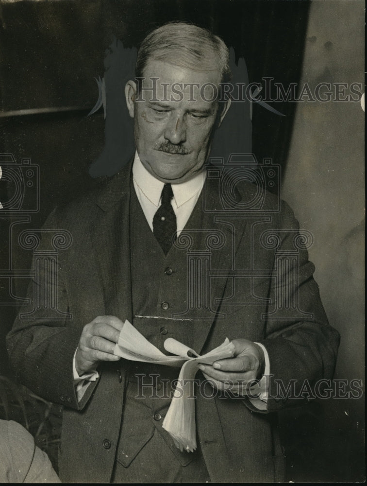 1924 Press Photo E.W. Smithers Wire Clerk at Executive Officer at Palm Beach. - Historic Images