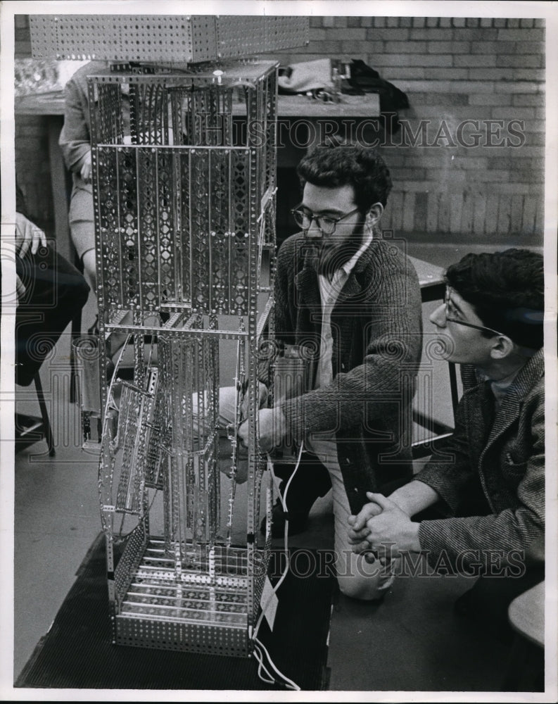 1962 Press Photo Putting Final on moving tower from Cooper Union Student in N.Y-Historic Images