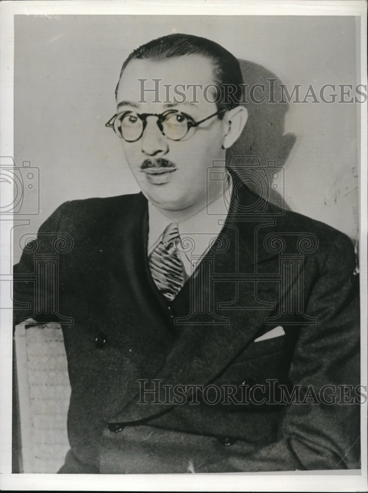 1943 Press Photo Richard Frey, Bridge Hound - Historic Images