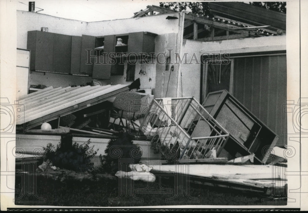 1961 Press Photo One of 40 destroyed houses when tornado ripped Glen Burnie, MD. - Historic Images