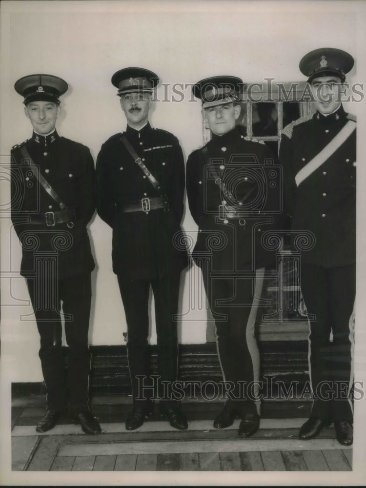 1936 Press Photo English &amp; Irish Army Equestrian teams on SS Manhattan - Historic Images