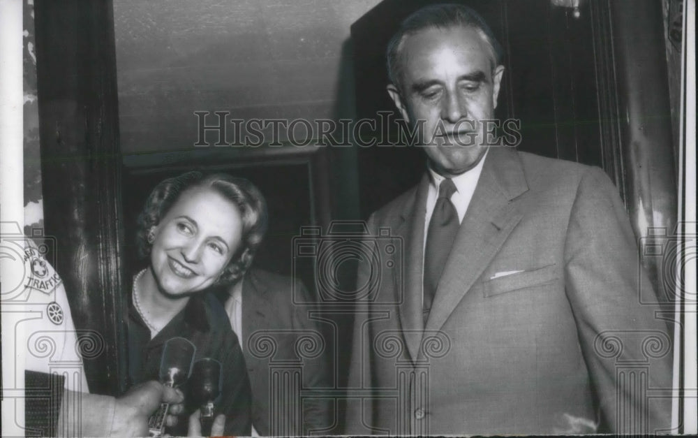 1956 Press Photo Chicago, Mrs Clifron Daniel & Gov Averell Harriman of NY - Historic Images