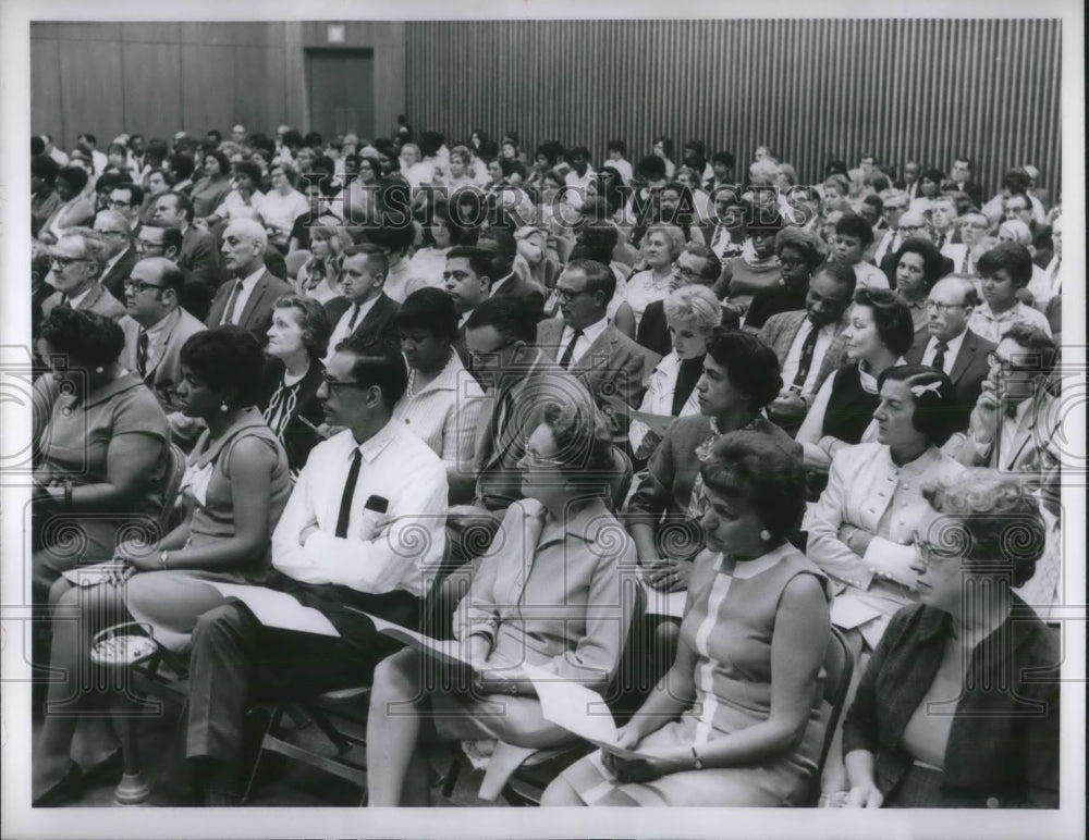 1968 Press Photo 120 VA employees, awards at war ceremony - Historic Images