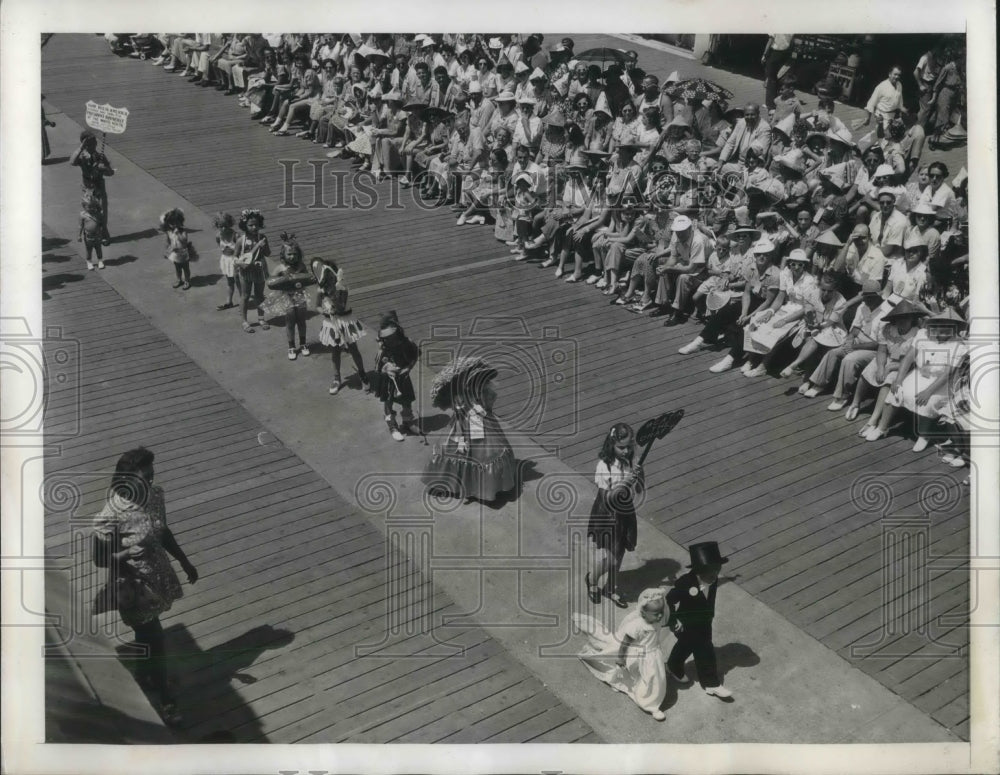 1941 Press Photo &quot;Baby Parade&quot; at Wildwood by the Sea Wildwood New Jersey - Historic Images