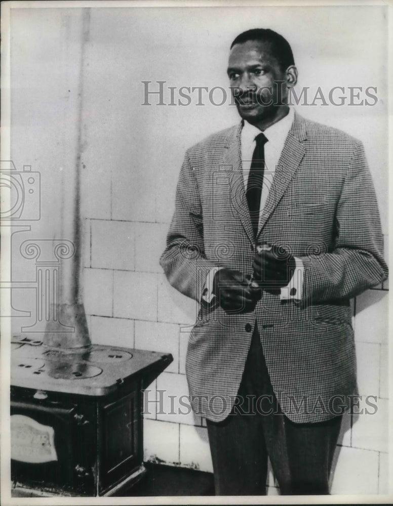 1969 Press Photo African Leader Mangaliso Robert Sobukwe charged in Incitement. - Historic Images