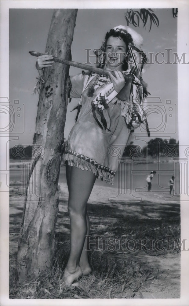 1952 Press Photo Pat Knowlton of the International association of Pipe smokers. - Historic Images