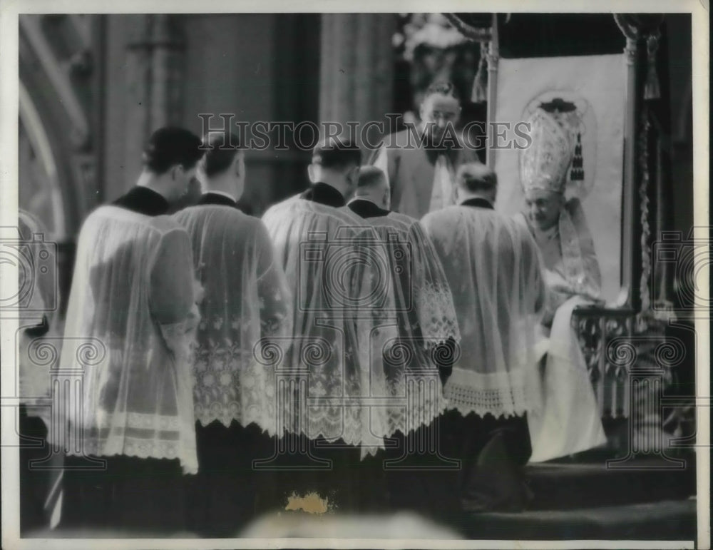 1940 Press Photo Interior view of Holy Name Cathedral, Chicago Illinois - Historic Images