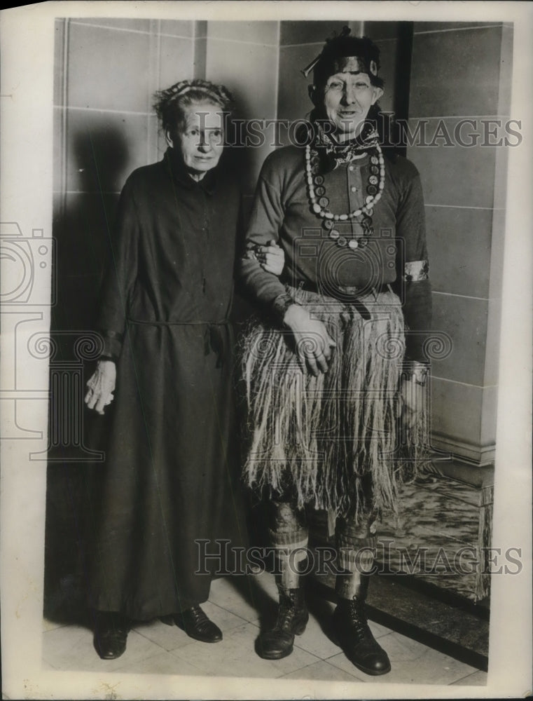 1927 Press Photo St John Van Duzen asks 4 times/marriage to Sadie Thrasher all - Historic Images