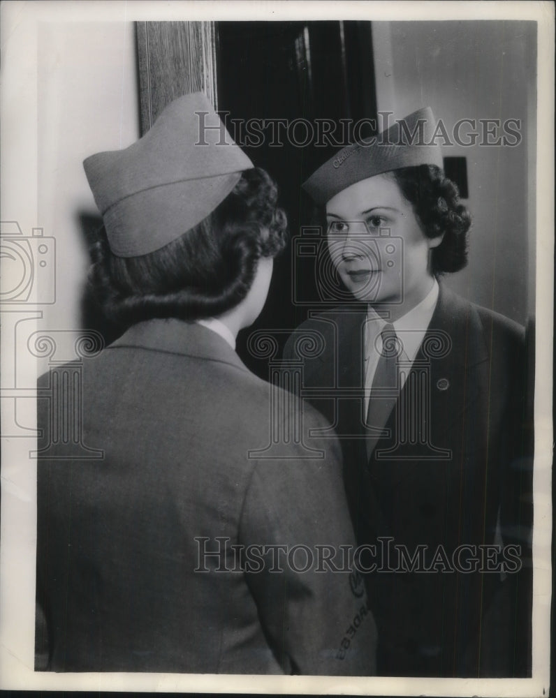 1939 Blanche B. Virgil A Stewardess As The Mirror Convinced Her - Historic Images