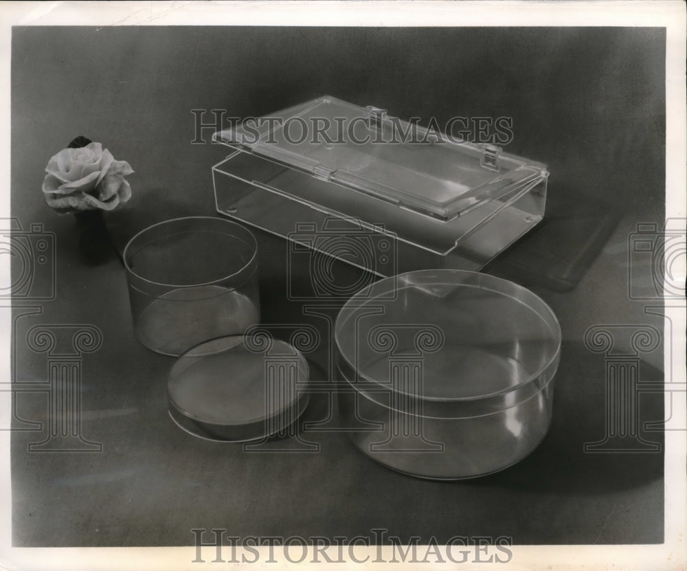 1953 Press Photo Mark and Helen Plant Plastic Boxes, Tri State Plastic Molding - Historic Images