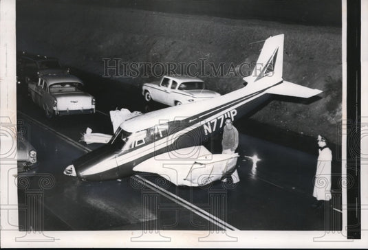 1962 Press Photo Plane Crashed Iinto Sepulvada Blvd Syimar Pilot Richard Ostow - Historic Images