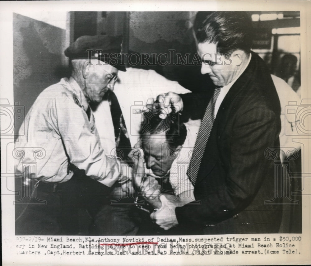 1948 Press Photo Anthony Novicki Robbery Trigger Man In New England Robbery - Historic Images