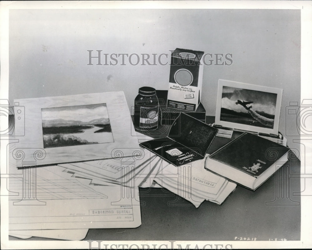 1946 Press Photo Glen Martin Co. Scientists Invented Original Polaroid Cameras - Historic Images