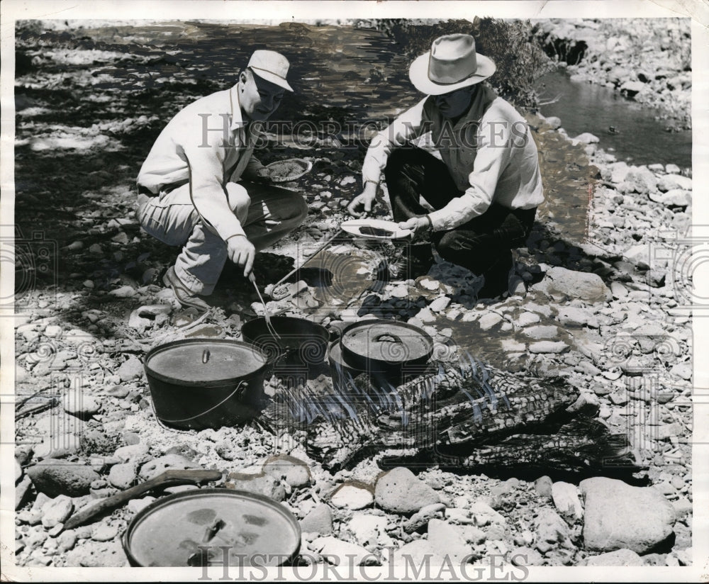 1957 Press Photo Outdoor cooking a Steak at Arizona. - Historic Images