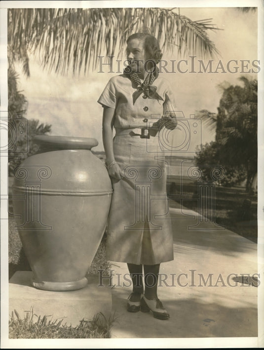 1936 Press Photo British Colonial Hotel, Nassau, Bahama's, Mrs Dupont Jr - Historic Images