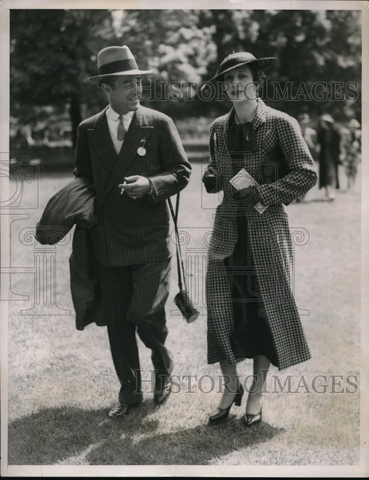 1936 Press Photo Milton W. Holden & Mrs. Morton L. Schwartz As They Attend - Historic Images