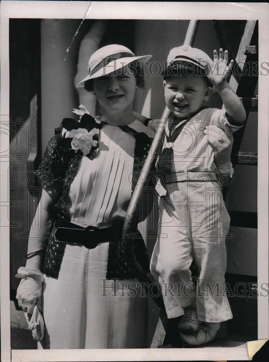 1936 Press Photo Mrs Marjorie Rodgers & son Kelvin had nail removed from lung - Historic Images
