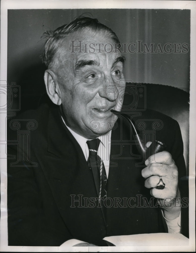 1951 Press Photo Federal Chief Cyrus Ohins calls Ten steel Companies for strike - Historic Images