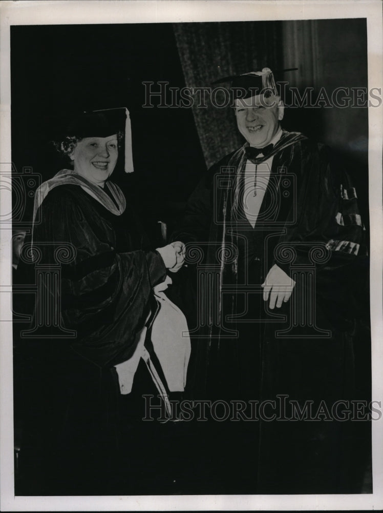 1938 Press Photo Grace Eames Doherty, wife of Col. Henry L. Doherty, receiving honorary degree - Historic Images