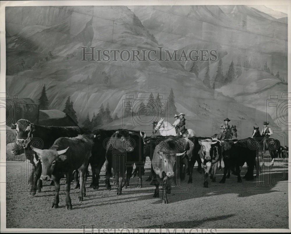 1939 Press Photo Painting of old west cattle drive - Historic Images