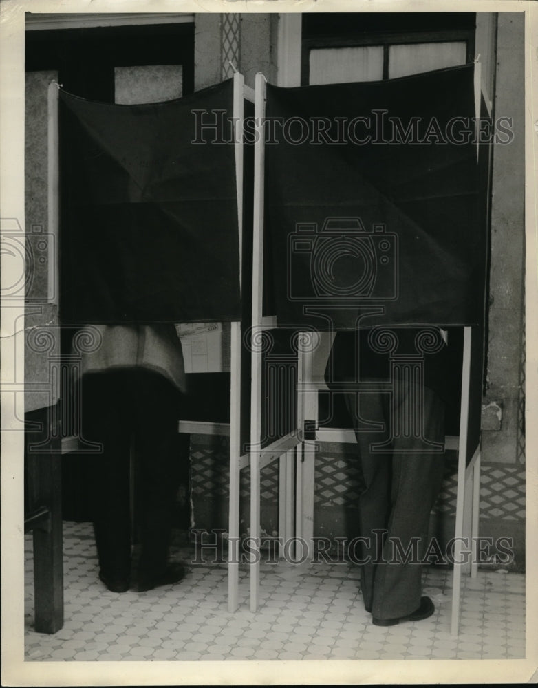 1934 Press Photo Voting at L. A. Primaries - Historic Images