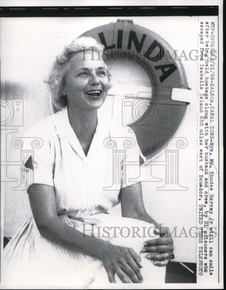 1958 Press Photo Mrs Wm Rhodes Hervey Jr After Being Held Hostage- Historic Images