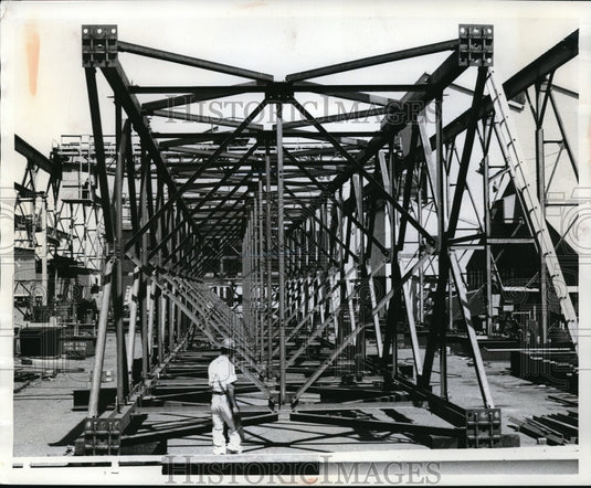 1962 World's largest passenger tramway construction-Historic Images