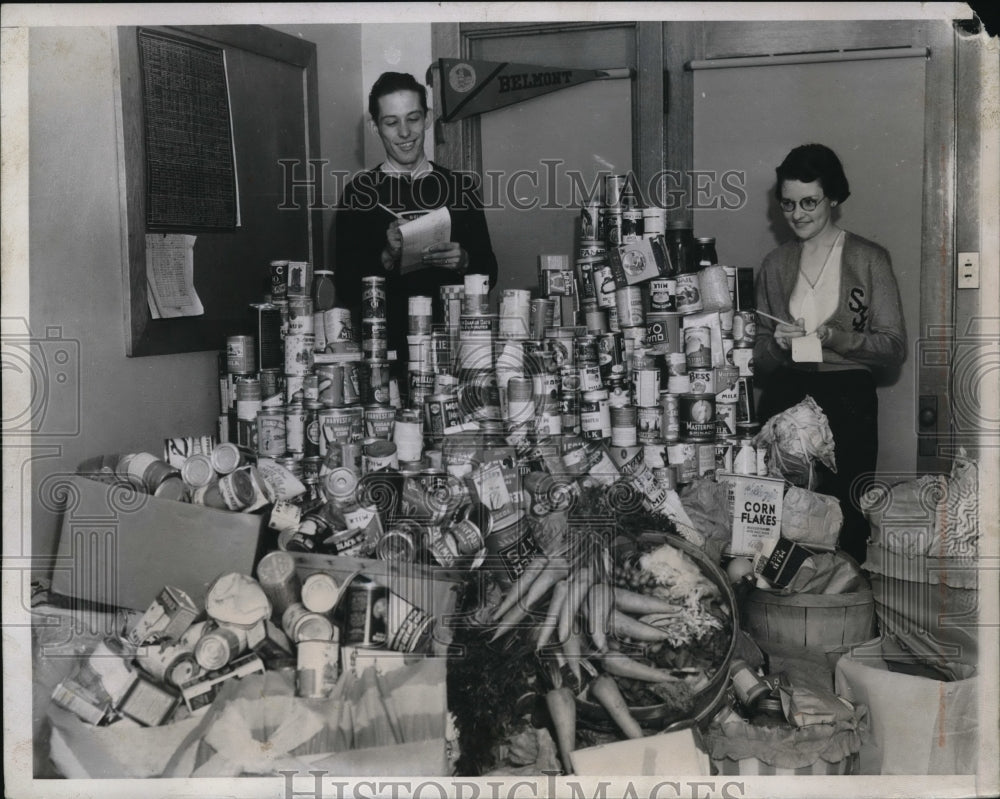 1934 Press Photo High School Students aid Needy Belmont High Los Angeles - Historic Images