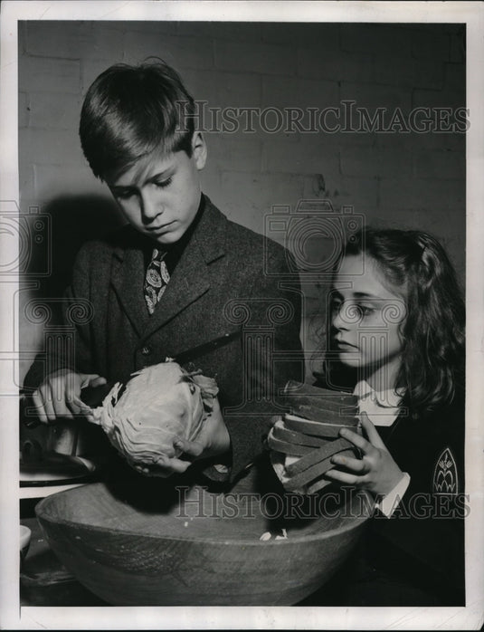 1948 Press Photo Harold Rugg and Ghislaine Bauern-Frwund of Walt - nec65352 - Historic Images