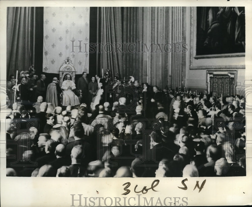 1940 Press Photo Vatican City Poe Pius XI, 5000 youths association received and - Historic Images