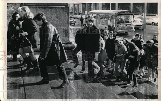 Press Photo School children at inauguration of Mayor Peak in Cleveland - Historic Images
