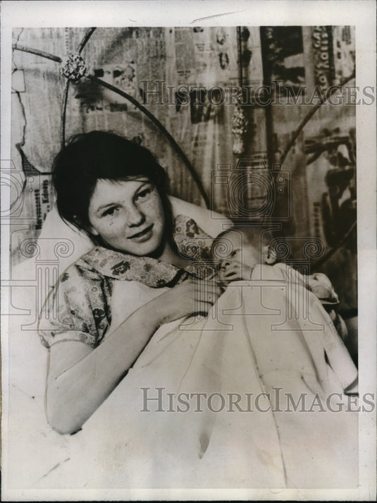 1934 Press Photo Lorene Stanford, age 14 & her newborn baby - Historic Images