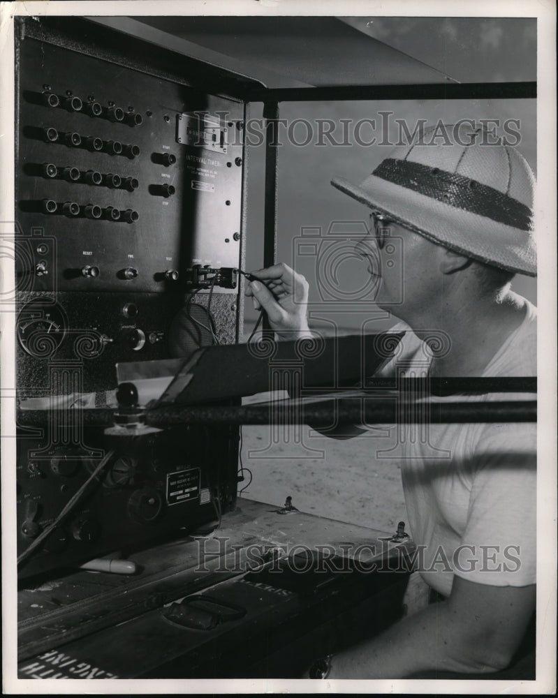 1953 Press Photo CS Legsdon of Nationa Aeronautic Assoc - Historic Images