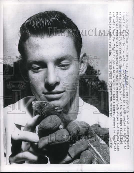 1960 Press Photo Al Knight with rat - Historic Images