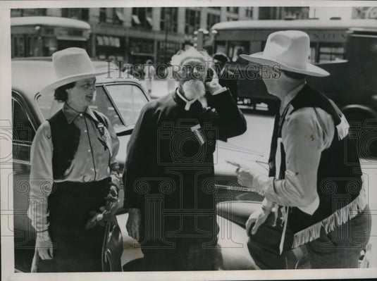 1939 Press Photo Indianapolis, Ind Mr & Mrs AJ Stuart greet Levi Lheby - Historic Images