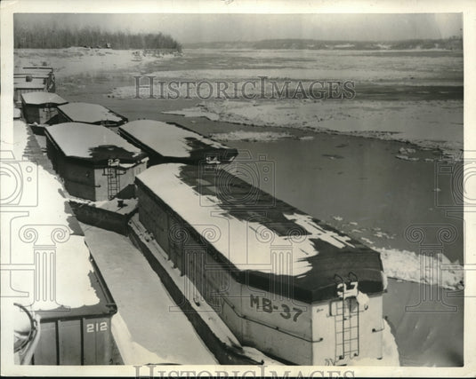 1940 Butlers Landing, Ark barges at dock stuck due to ice on river - Historic Images