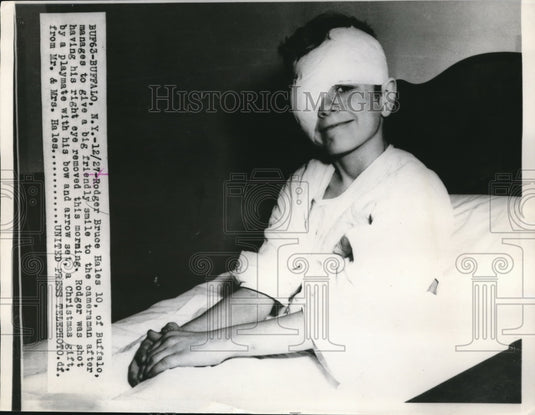 1953 Press Photo 10 yr old Rodger Bruce Hales loses eye to bow accident - Historic Images