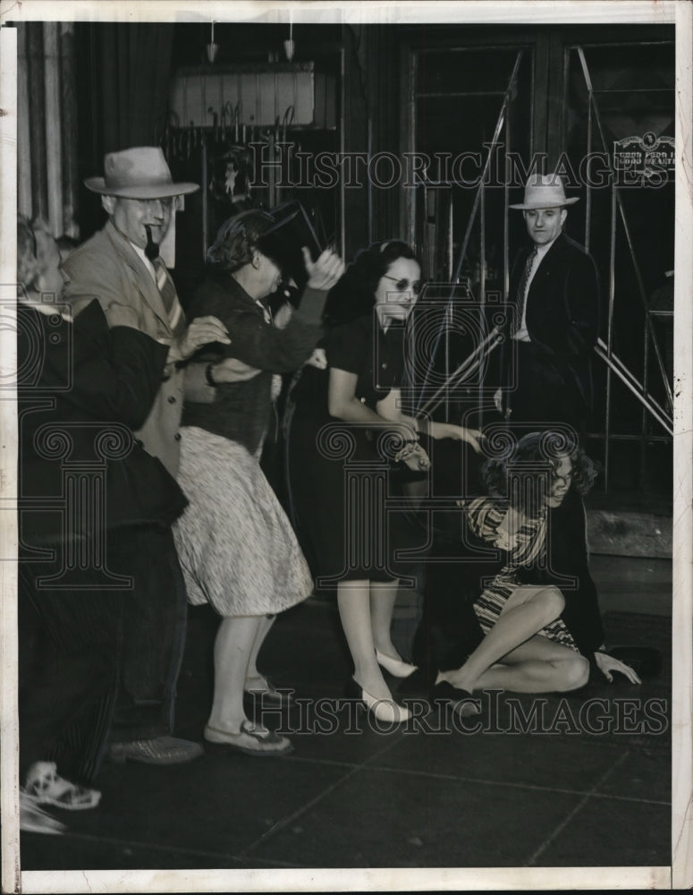 1941 Press Photo Lady Picketer &quot;Sits Down&quot; During Strike. - nec72605 - Historic Images