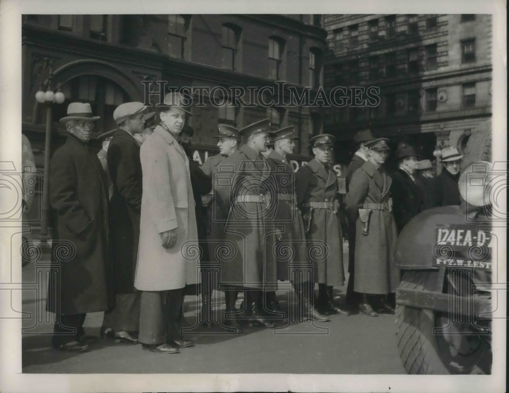 1941 Media Photo Guardsmen and Civilian Spectators Watch Parade - Historic Images