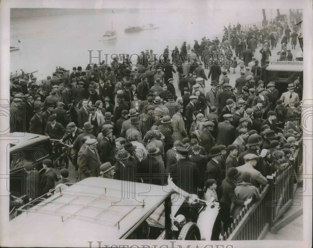 1933 Press Photo Crowds at annual Univ boat races at Putney, England - Historic Images