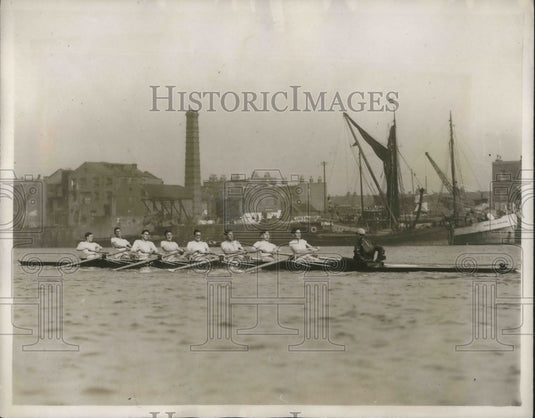 1933 University crew races at Putney England - Historic Images