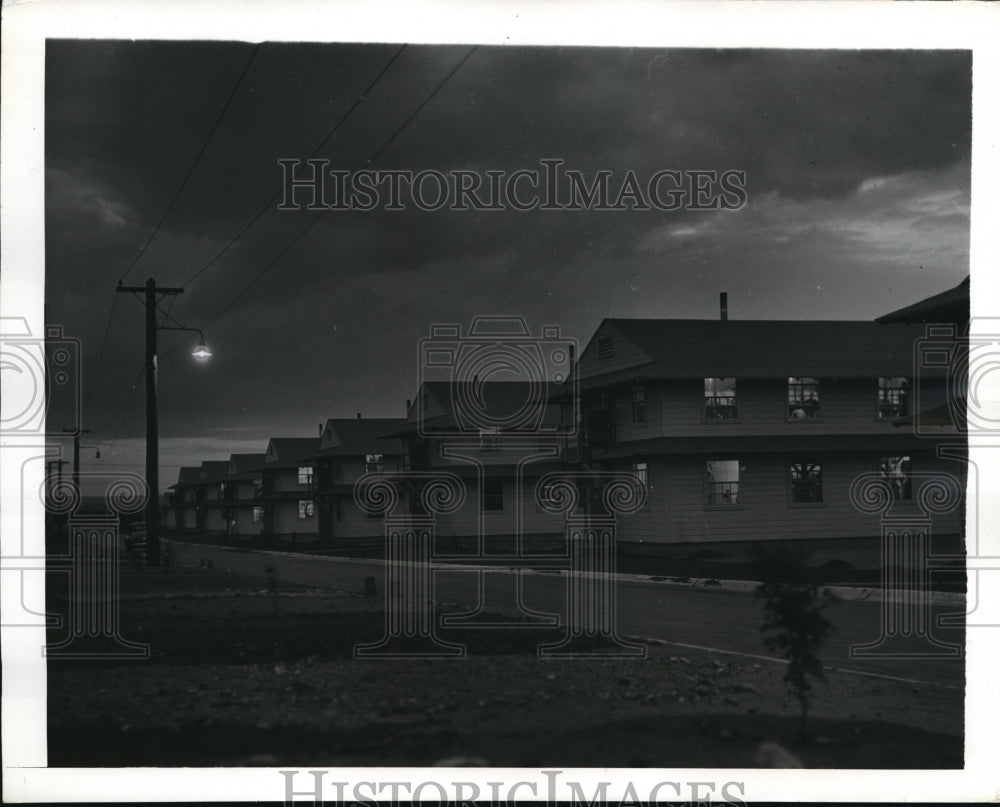 1942 Press Photo Private Peery&#39;s photo of Army barracks at dusk - Historic Images