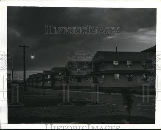 1942 Press Photo Private Peery's photo of Army barracks at dusk - Historic Images