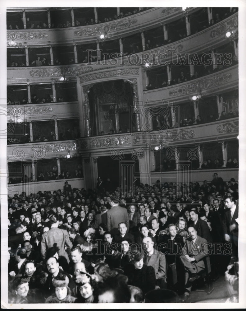 1947 Press Photo Inside look of JB Scala during President Day Performance - Historic Images