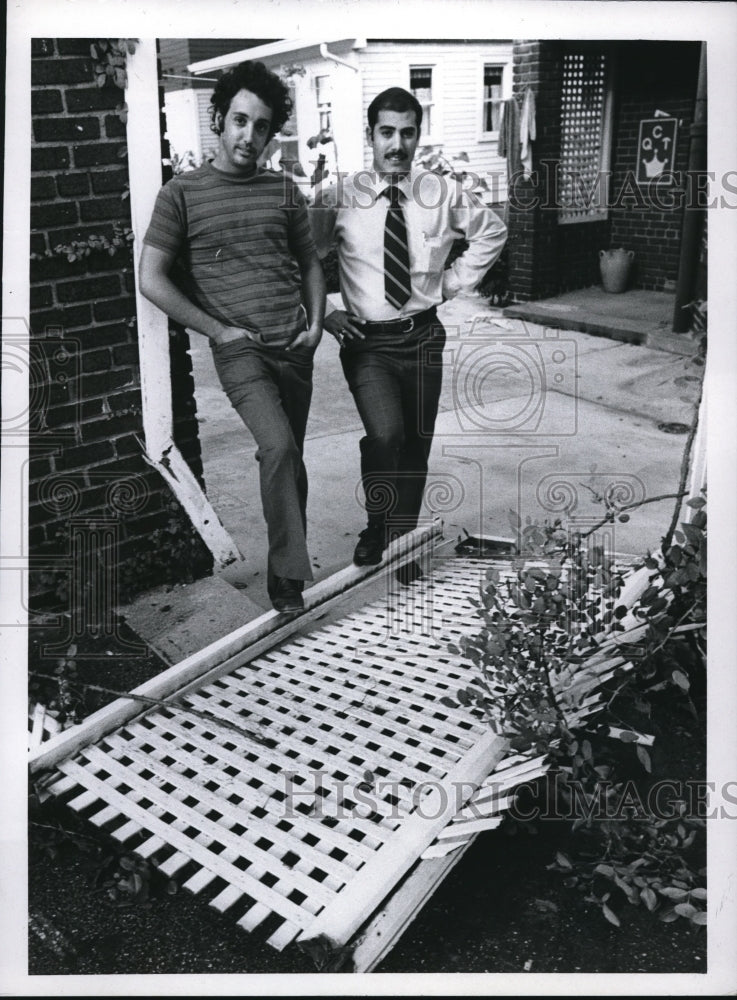 1971 Press Photo left-Edward Simonds, owner car with Lawrence Fioritto - Historic Images