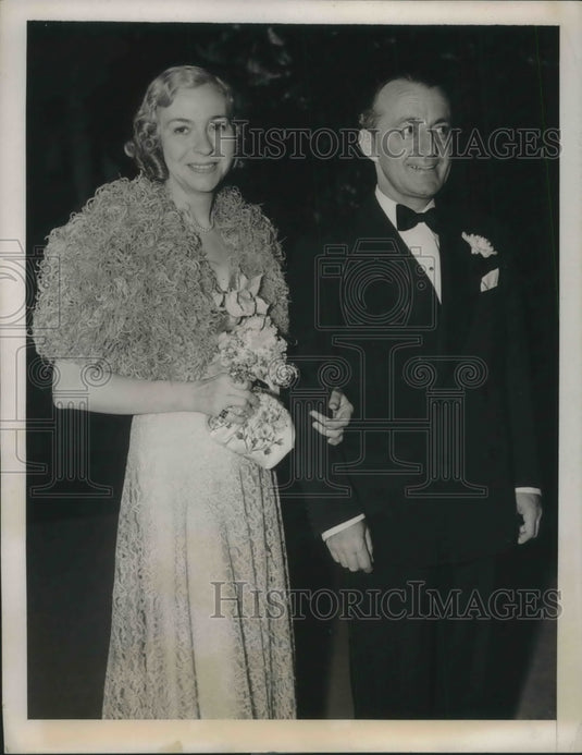 1939 Palm Beach, Fla Mr & Mrs Timothy Godde at the Lace Ball - Historic Images