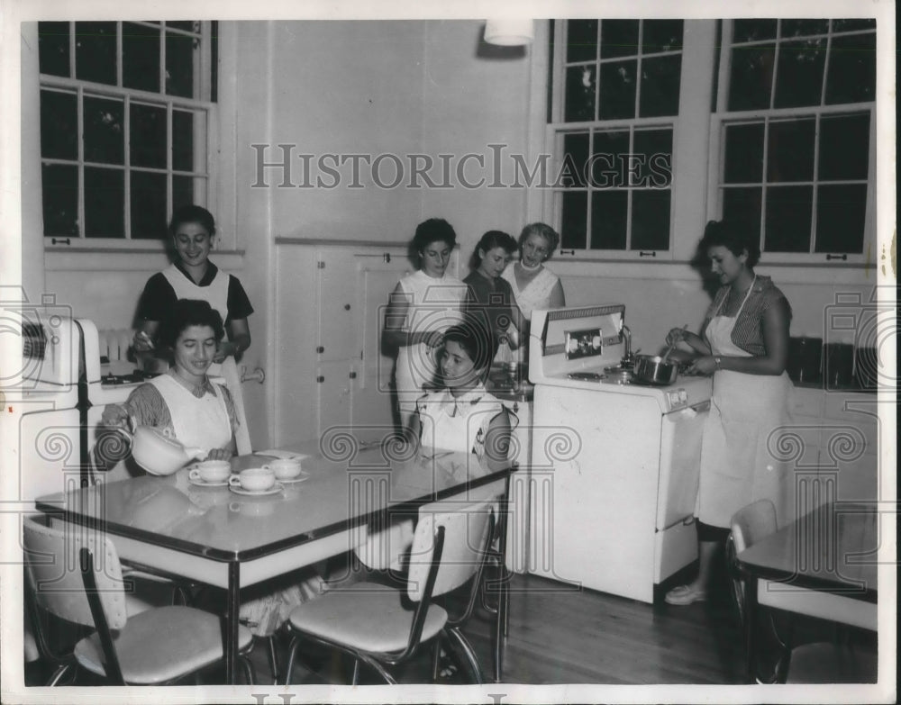 1955 Press Photo Berea College, Mehry Movafagh, Faizeh Tell, Gloria Haghi - Historic Images