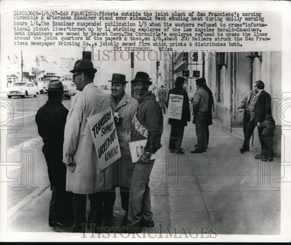 1967 pickets outside San Franciso&#39;s Chronicle &amp; Examiner plant - Historic Images