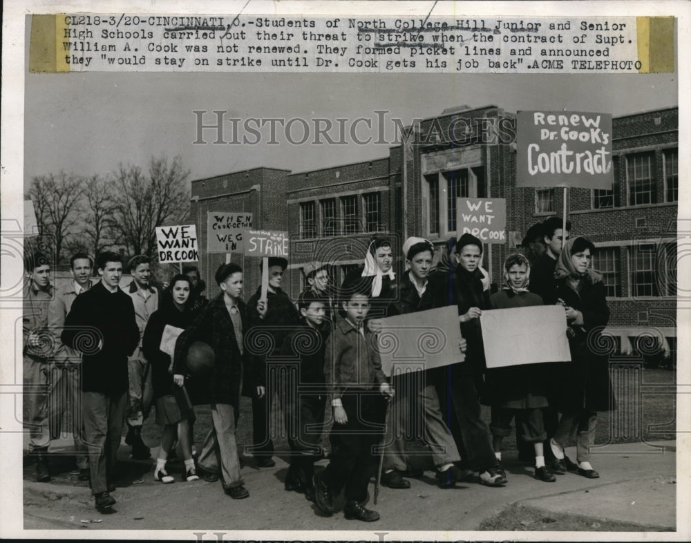 1947 Press Photo students of North College Hill High School go on strike - Historic Images